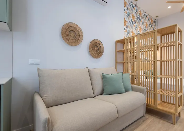 Florit Flats - The Trafalgar Apartment IV